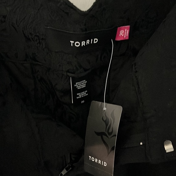 Black lace shorts - Picture 3 of 5